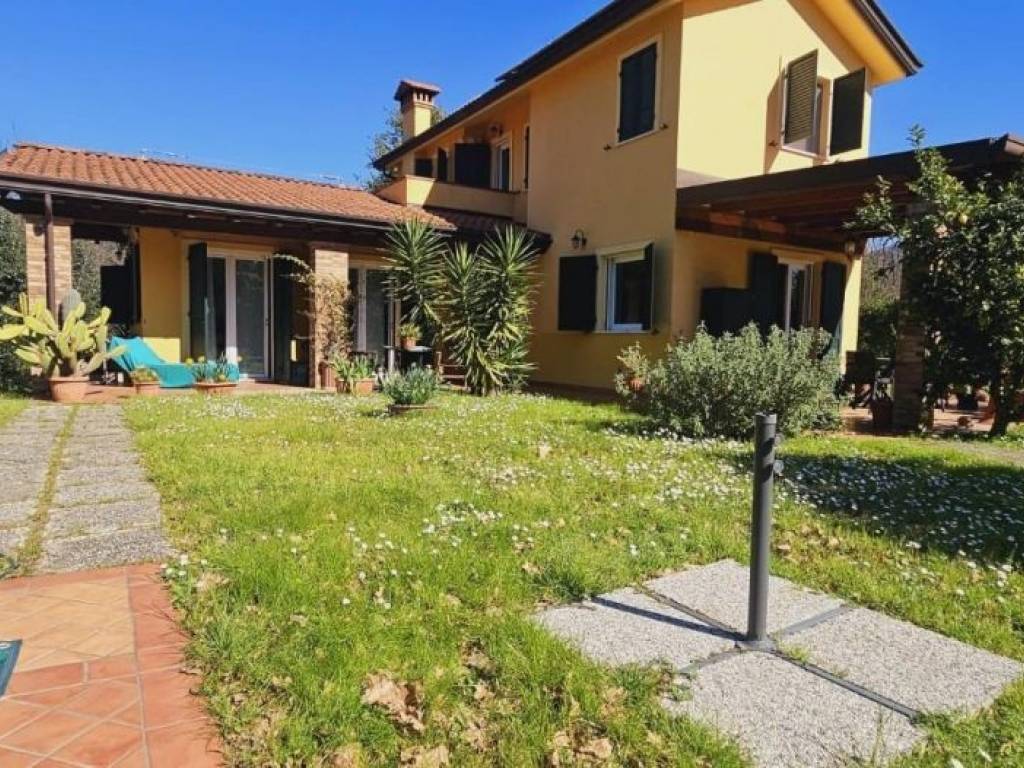 Villa a Castelnuovo magra in Via Carbonara - Foto 3