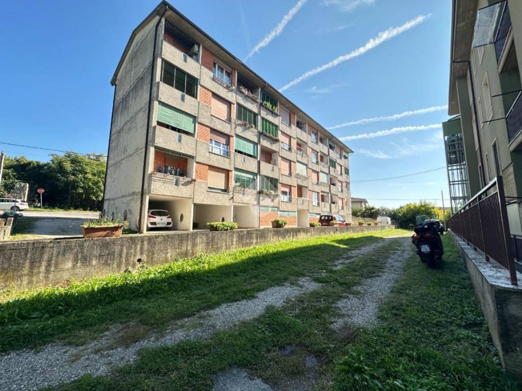 Appartamento a Verona in Via cava bradisa, 20 - Foto 2