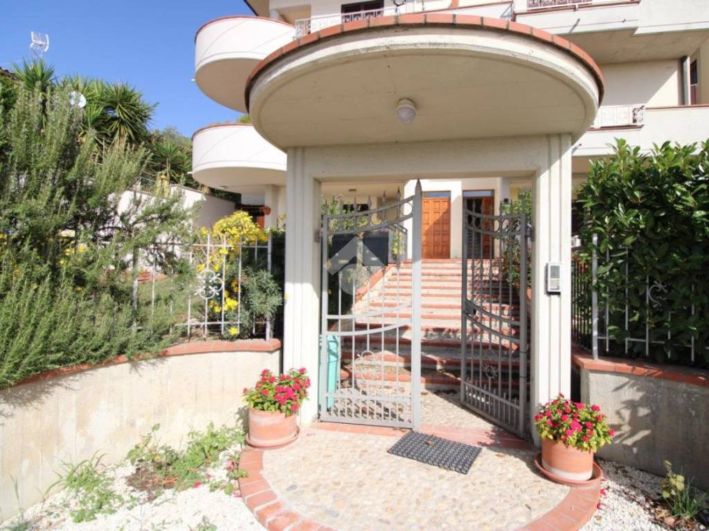 Appartamento a Poggio mirteto in Via dell'oliveto - Foto 2