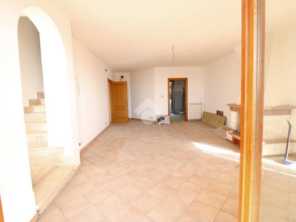 Appartamento a Poggio mirteto in Via dell'oliveto - Foto 4