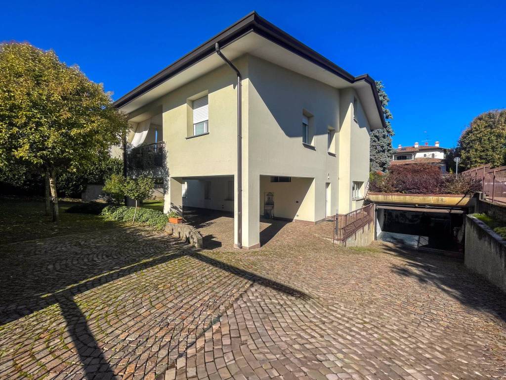 Villa a Vedano olona in Via degli Artiglieri, 15 - Foto 2