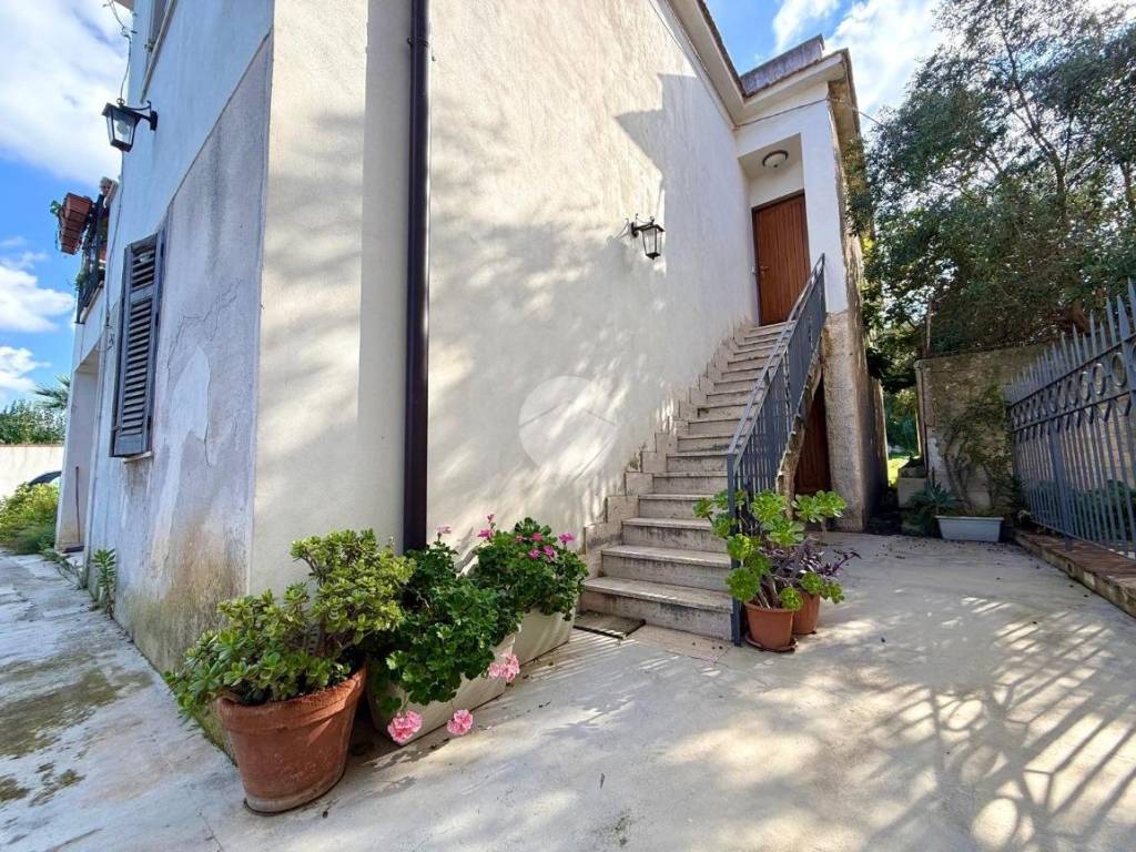 Villa a Carini in VIA ANGELO MORELLO, 28 - Foto 2