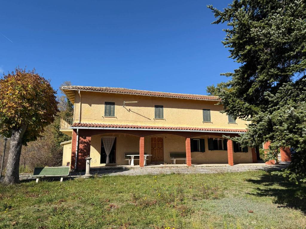 Villa a Tagliacozzo in Via Selve Piane - Foto 2