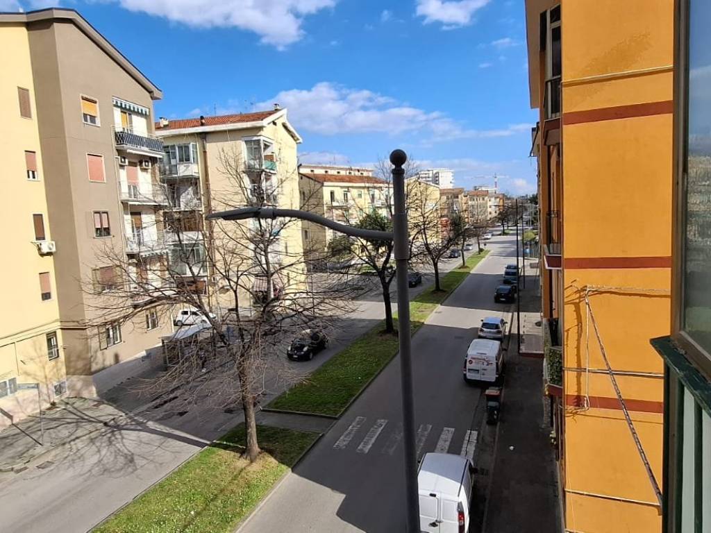 Appartamento a Salerno in Via Raffaele Mauri - Foto 2