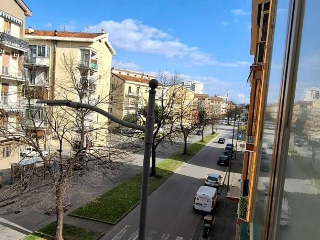 Appartamento a Salerno in Via Raffaele Mauri - Foto 4
