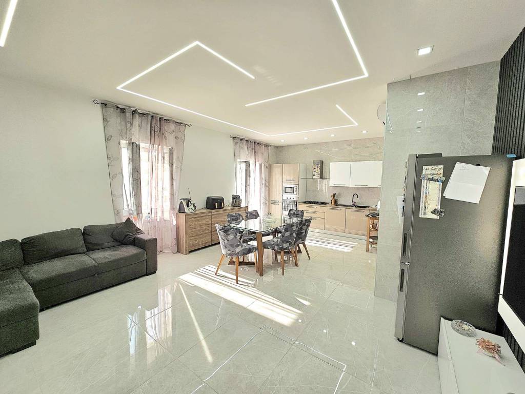 Villa a Terracina in Via Adriano Olivetti - Foto 3
