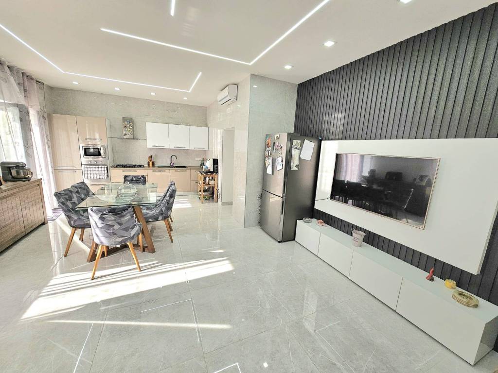Villa a Terracina in Via Adriano Olivetti - Foto 5
