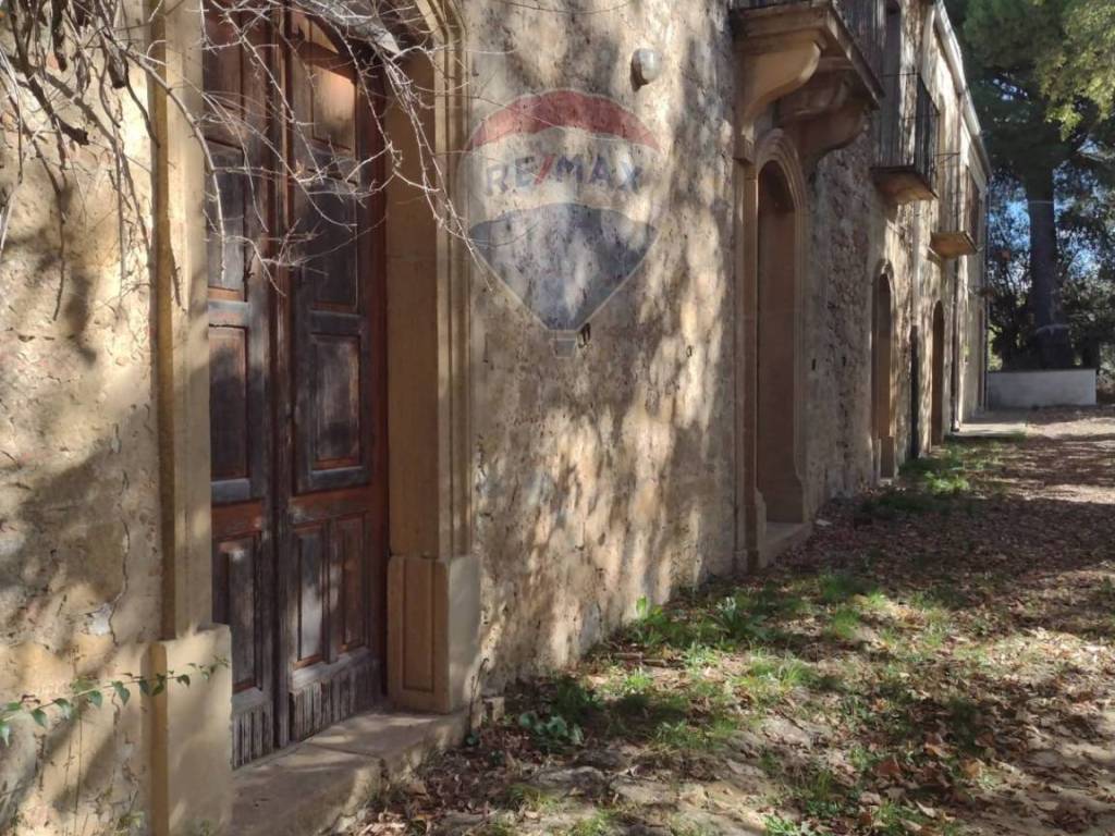 Casa indipendente a Piazza armerina in Via Elio Vittorini, 10 - Foto 2