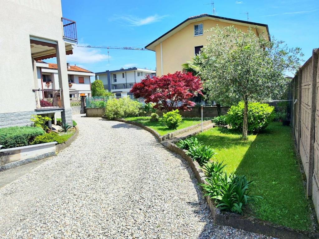 Villa a Uboldo in Via Pietro Madonnini - Foto 3