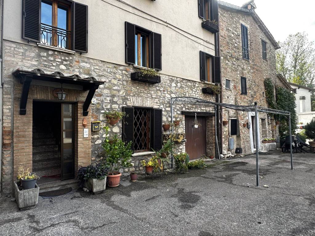 Casa indipendente a Perugia in Via Nuoro, 15 - Foto 2