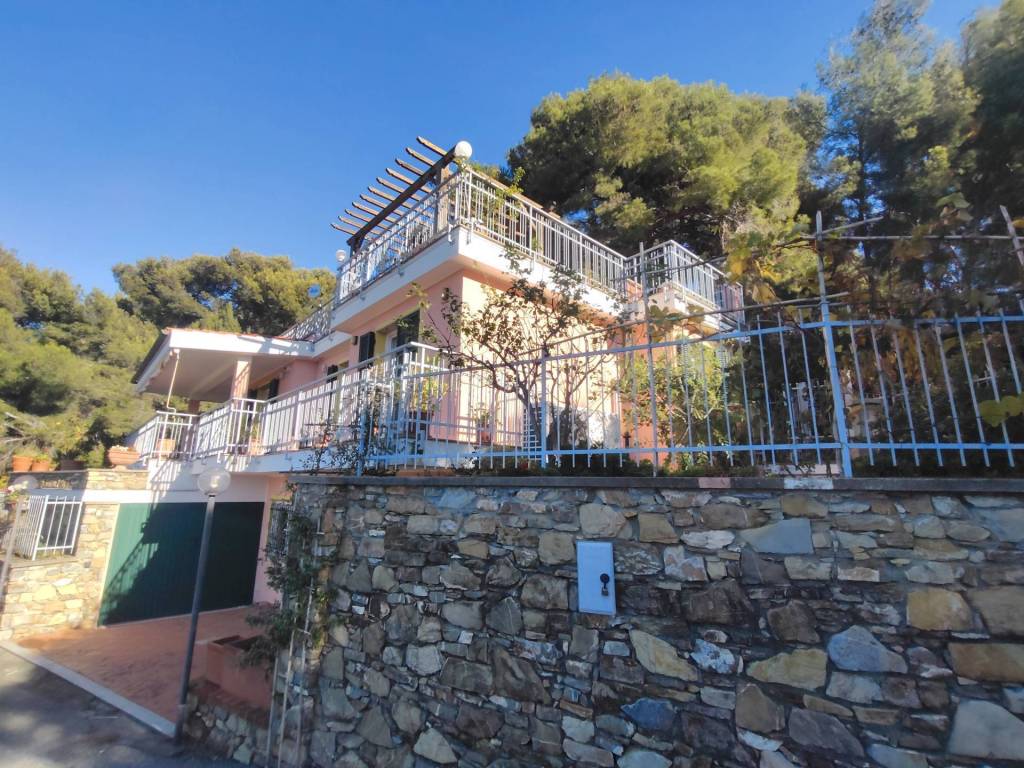 Villa a Andora in Via Carducci - Foto 2