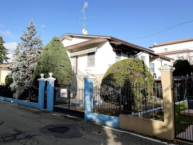 Villa a Casteggio in Via Giosuè Carducci, 13 - Foto 2