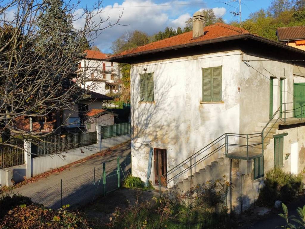 Rustico / casale a Cocquio-trevisago in Contrada Intelo, 33 - Foto 2