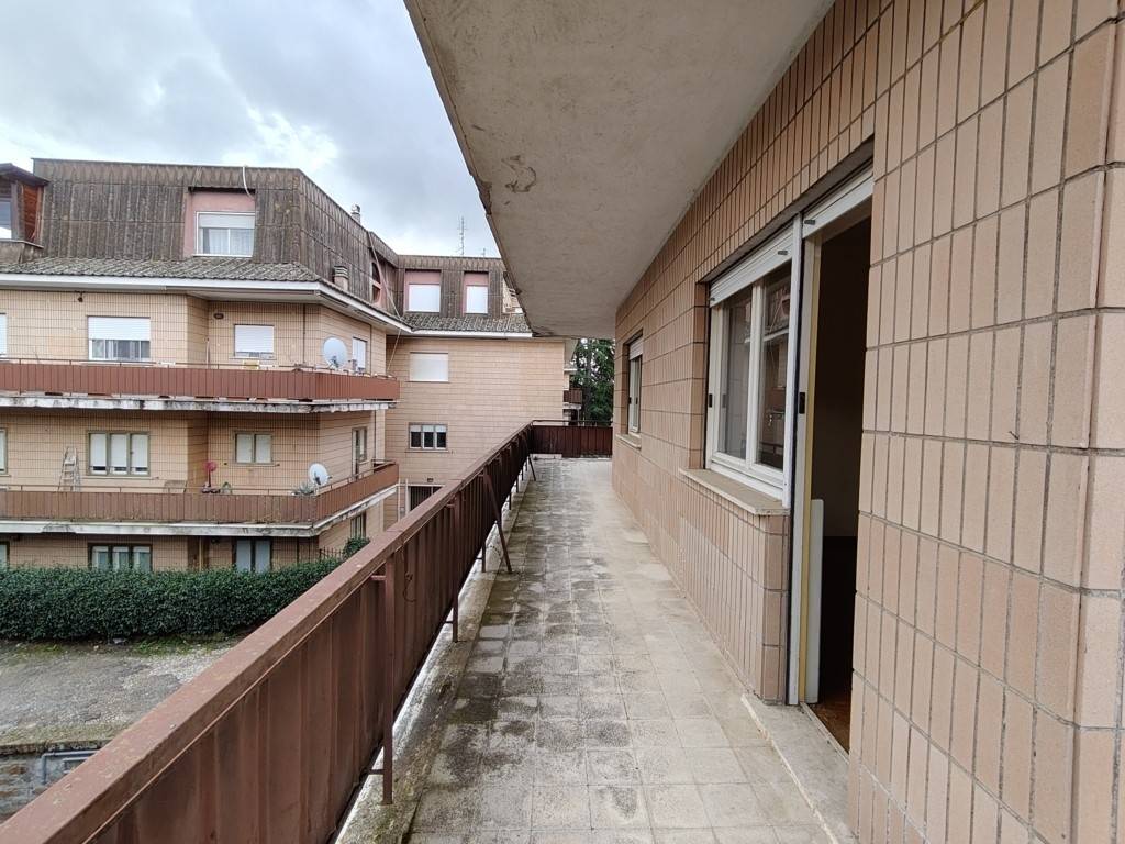 Appartamento a Ronciglione in Via Giulio II - Foto 4