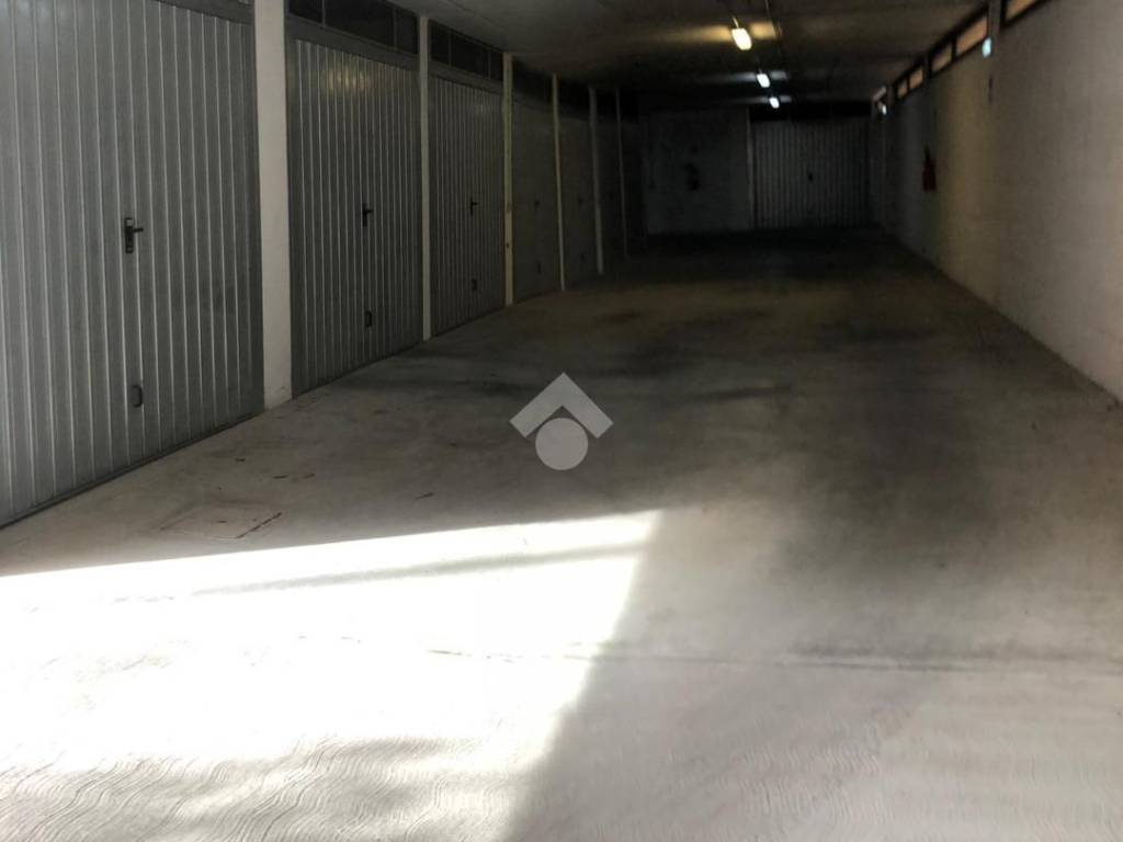 Box / garage a Guidonia montecelio in VIA LUIGI GABELLI - Foto 5