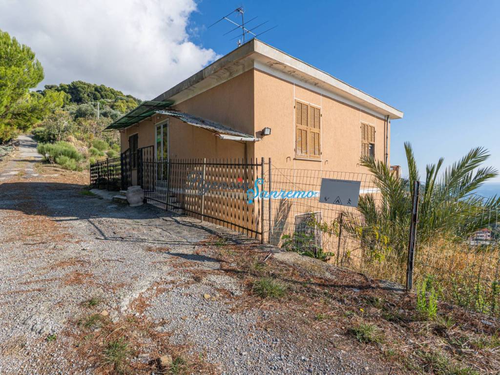 Villa a Cipressa in REGIONE AECA' - Foto 3