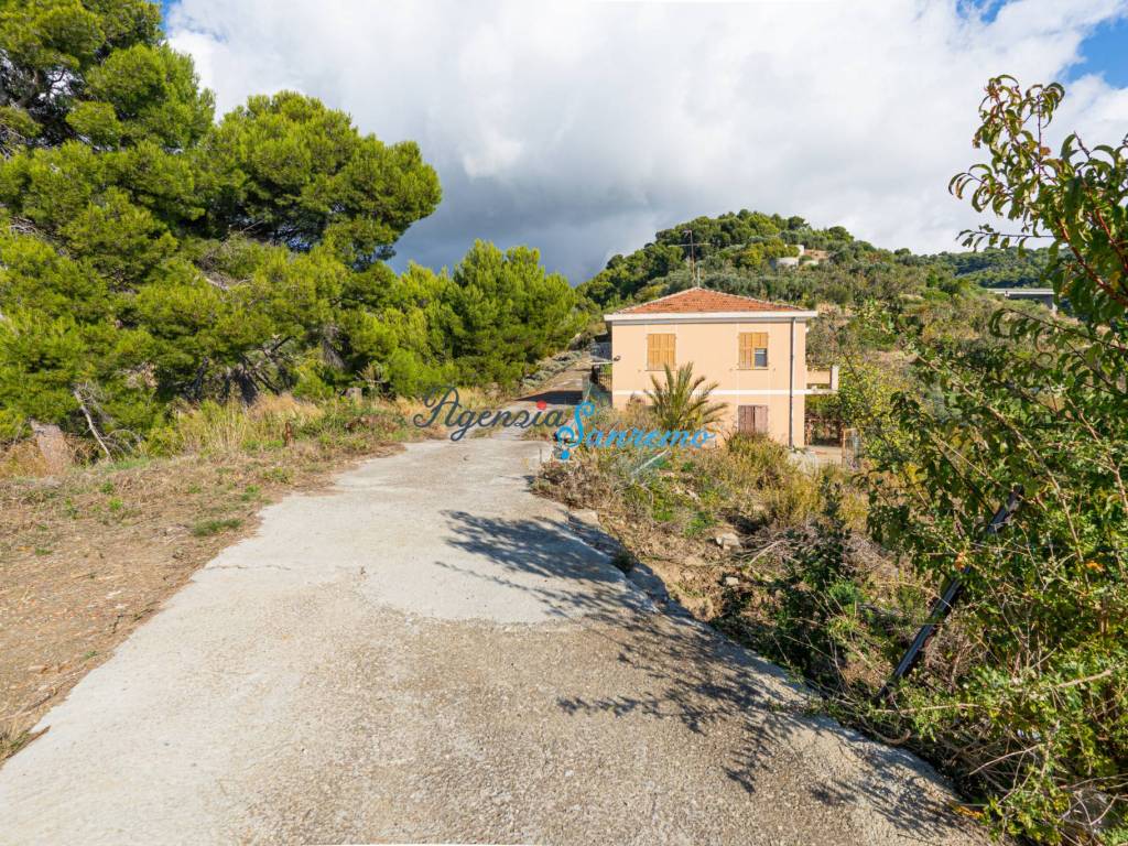 Villa a Cipressa in REGIONE AECA' - Foto 5