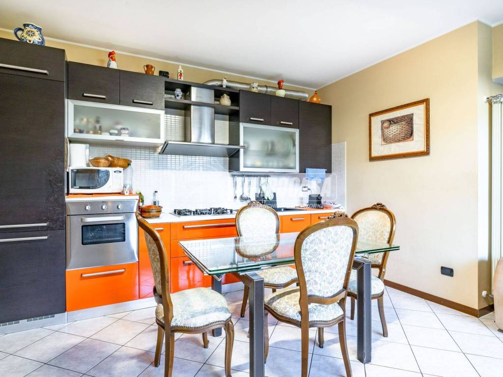 Appartamento a Caronno pertusella in Via Johann Sebastian Bach - Foto 4