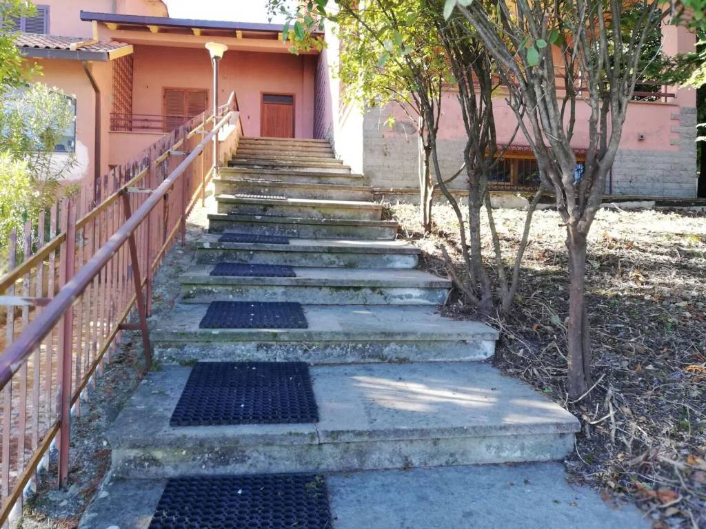 Villa a Soriano nel cimino in Via Giovanni Xxiii, 37 - Foto 2