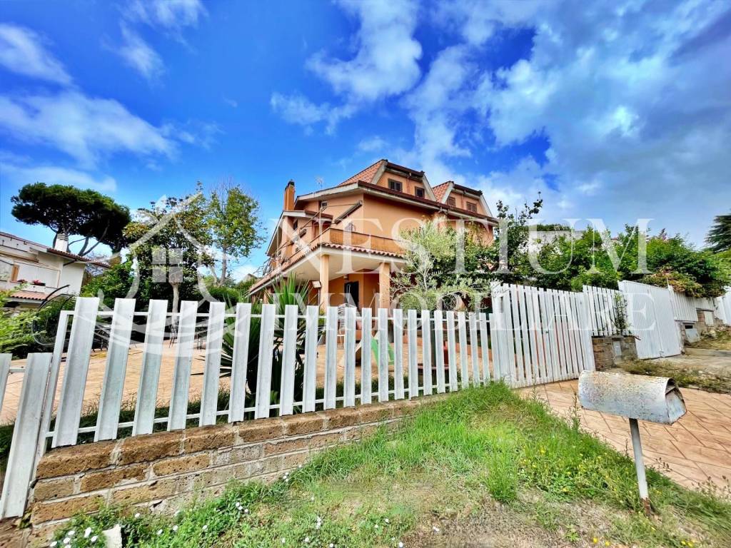 Villa a Cerveteri in Via Giovan Battista Lulli, 47 - Foto 2