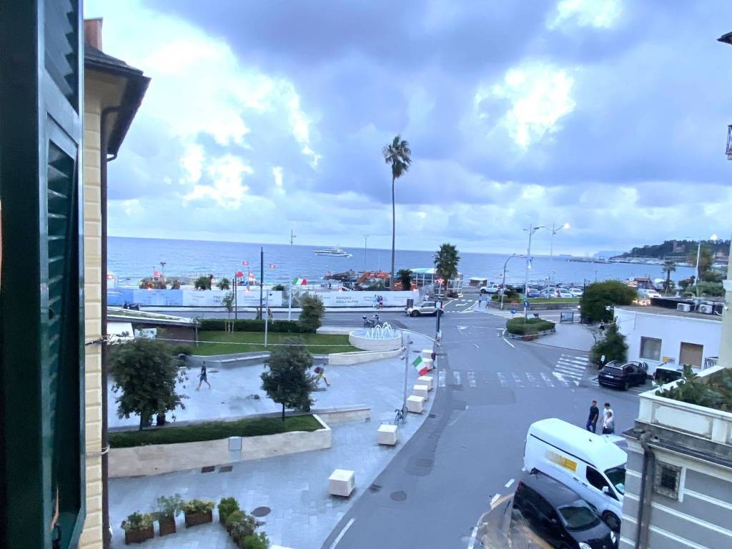 Attico / mansarda a Varazze in Piazza Dante Alighieri - Foto 2