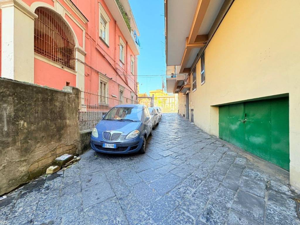 Box / garage a Torre del greco in Via Lucania, 8 - Foto 5