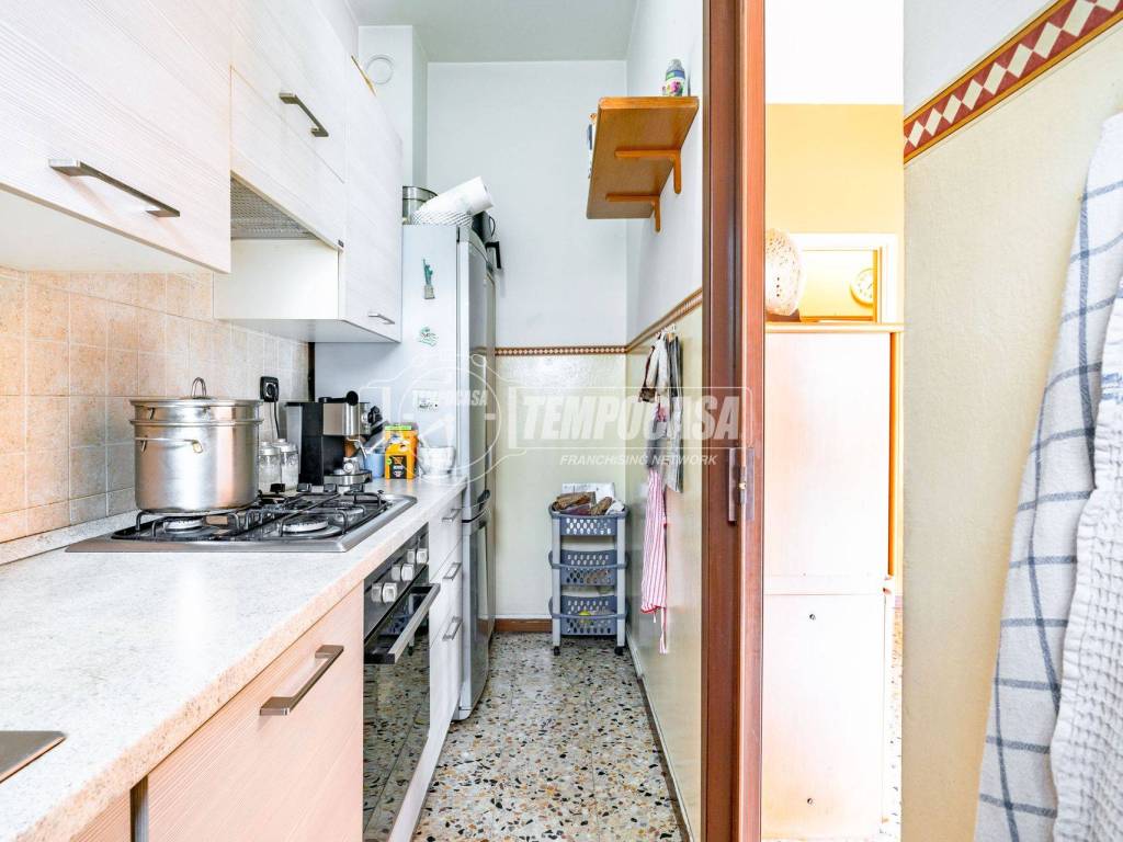 Appartamento a Caronno pertusella in Via Bergamo - Foto 5