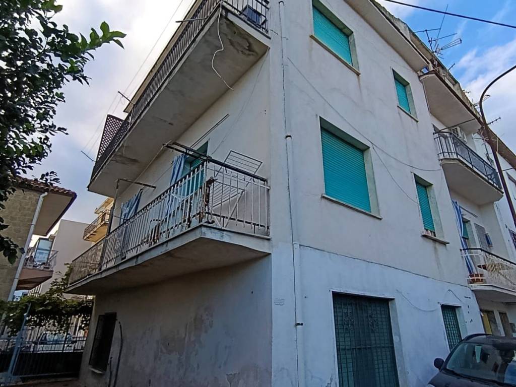 Villa a Minturno in Via Elena di Savoia - Foto 2