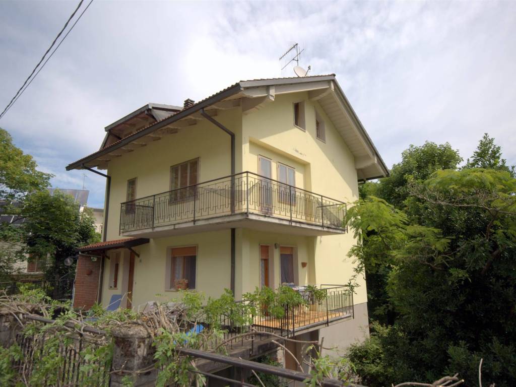 Appartamento a Lizzano in belvedere in VIA PIANACCIO, 13 - Foto 2
