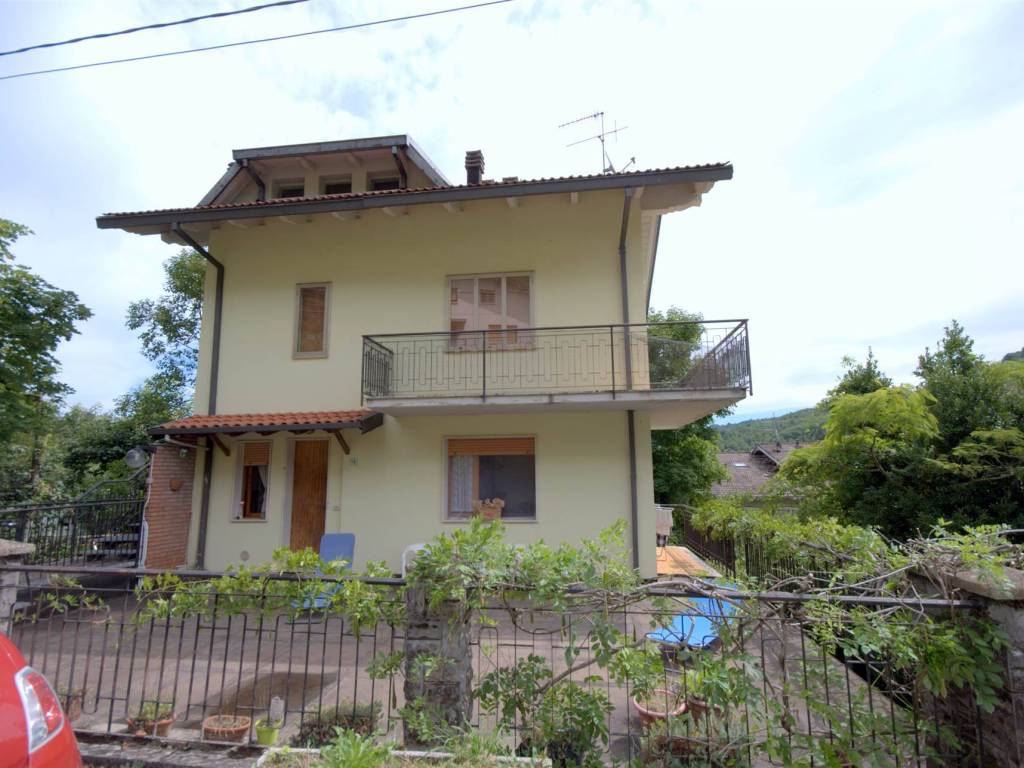 Appartamento a Lizzano in belvedere in VIA PIANACCIO, 13 - Foto 3