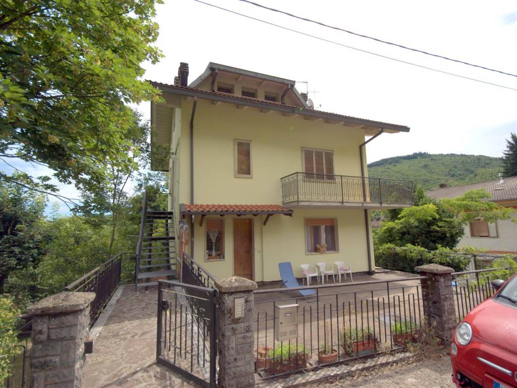 Appartamento a Lizzano in belvedere in VIA PIANACCIO, 13 - Foto 4