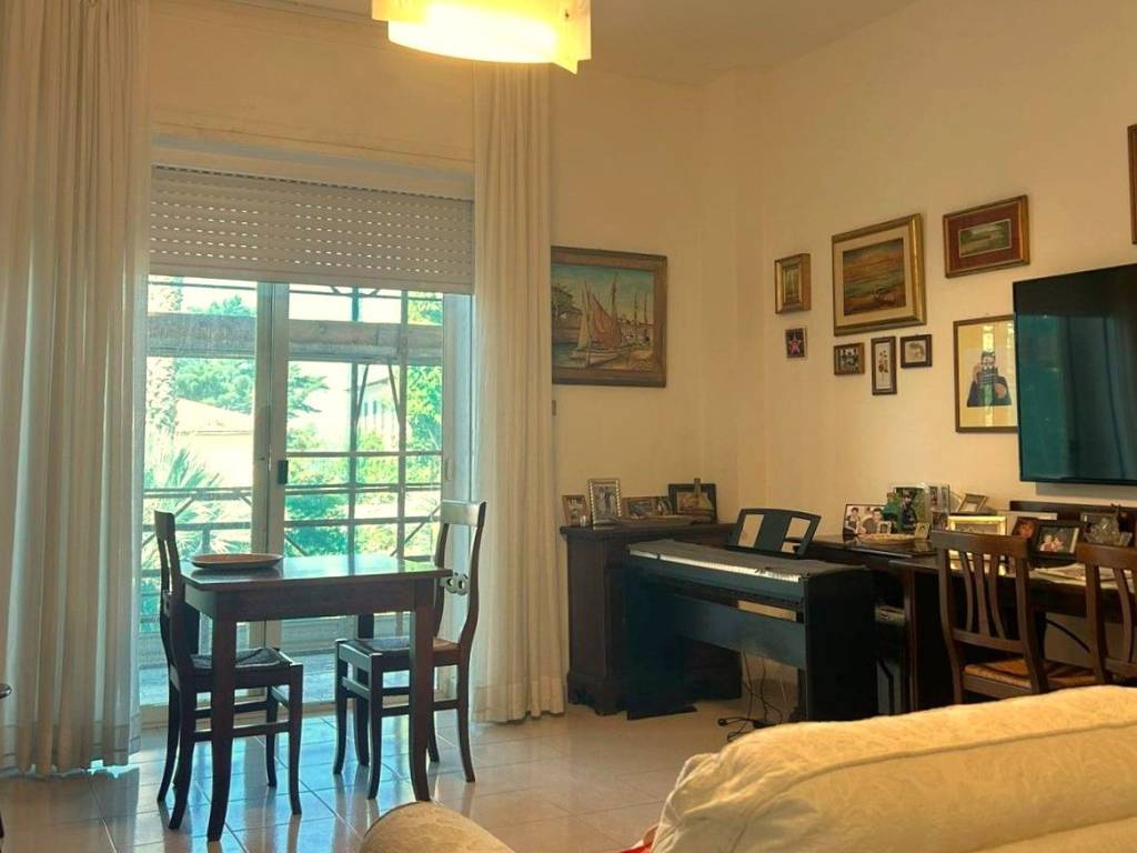 Appartamento a Livorno in Viale Amerigo Vespucci, 45 - Foto 3