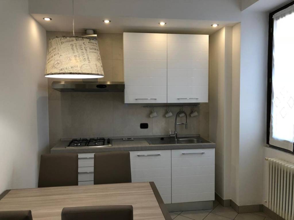 Appartamento a Cantù in Via Angelo Longoni - Foto 4