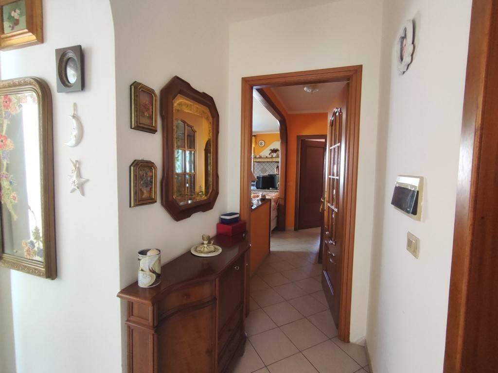 Appartamento a Bosa in Via Domenico Azuni, 17 - Foto 2