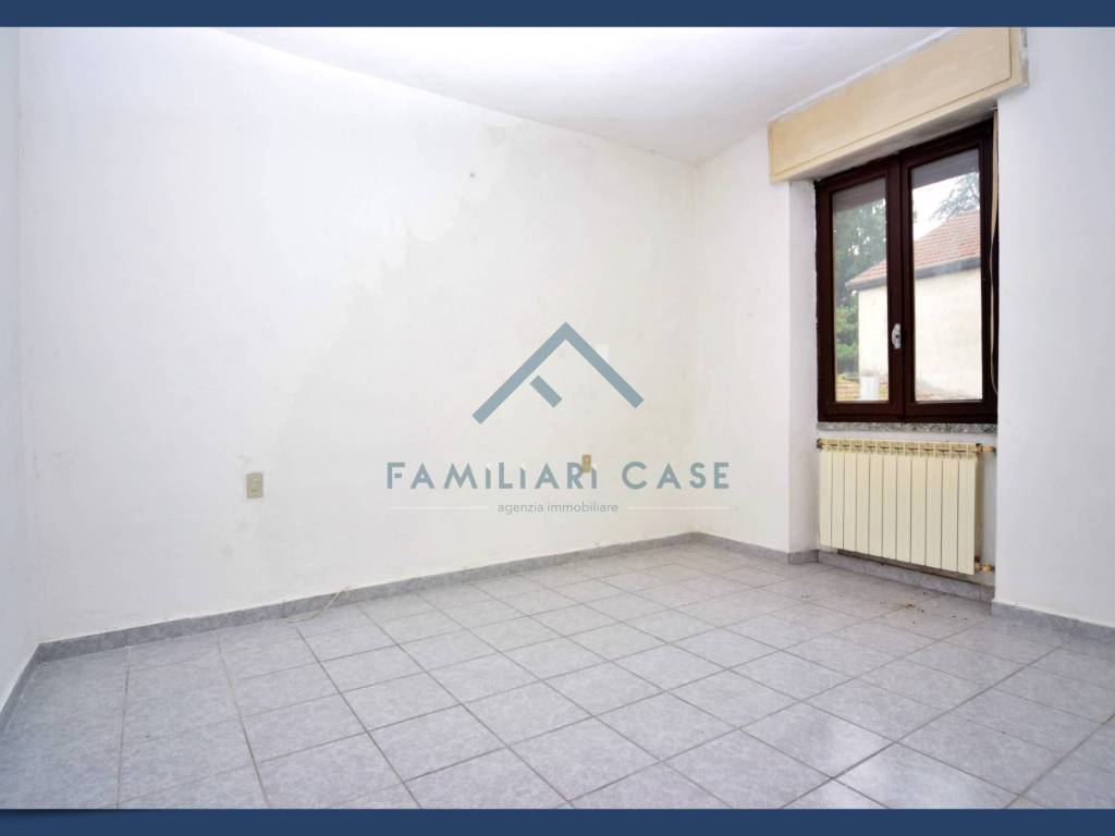 Appartamento a Galliate lombardo in piazza parrocchiale - Foto 2