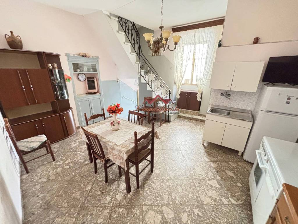 Casa indipendente a Valenzano in Via Florio - Foto 2