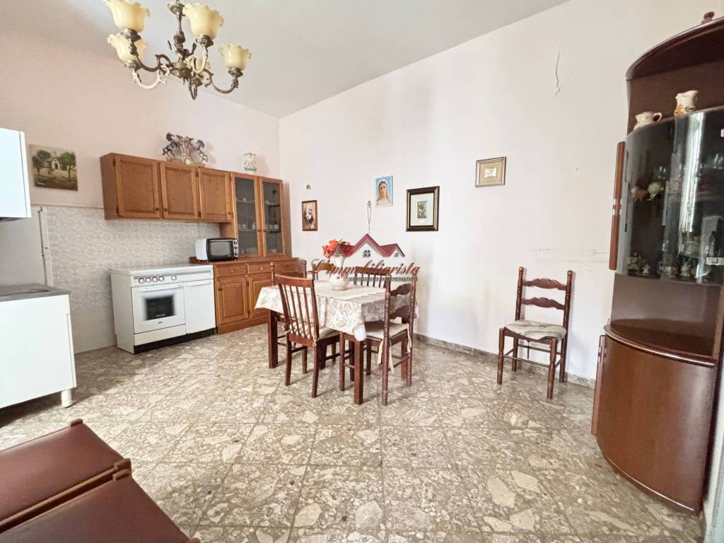 Casa indipendente a Valenzano in Via Florio - Foto 3