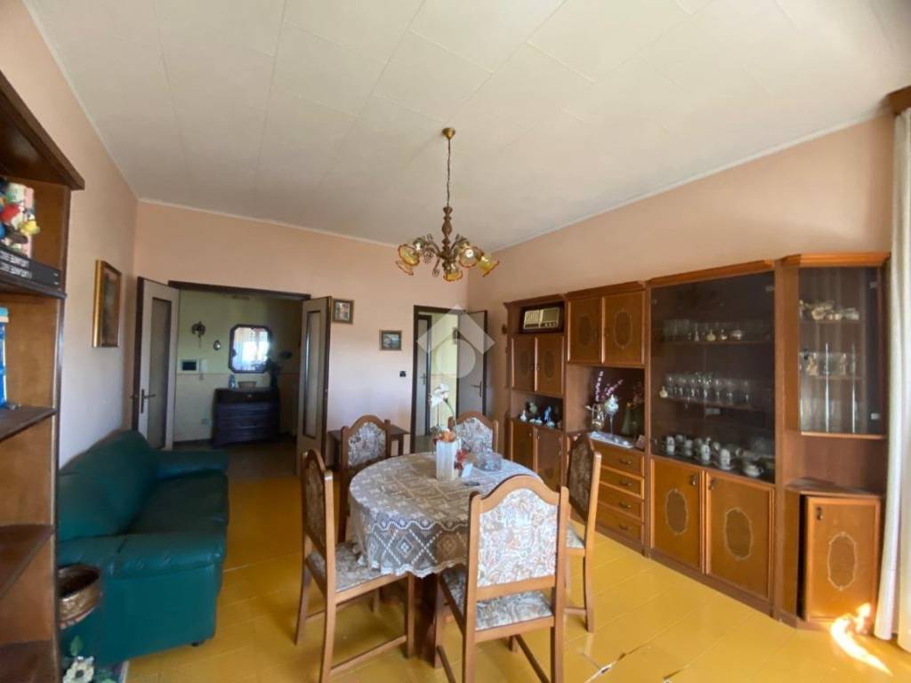 Palazzo / stabile a Montefiascone in VIA CARDINALE SALOTTI, 1 - Foto 3