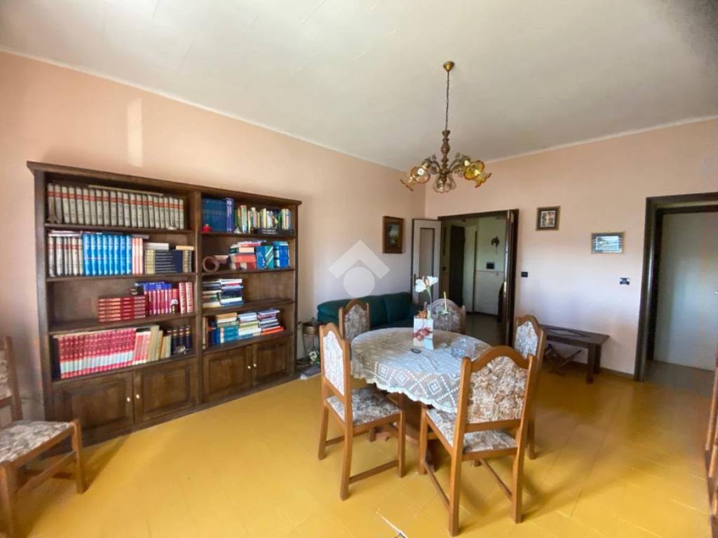 Palazzo / stabile a Montefiascone in VIA CARDINALE SALOTTI, 1 - Foto 4