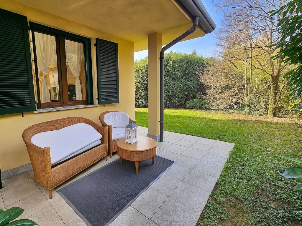 Villetta a schiera a Saronno in Via Don Primo Mazzolari, 104 - Foto 2