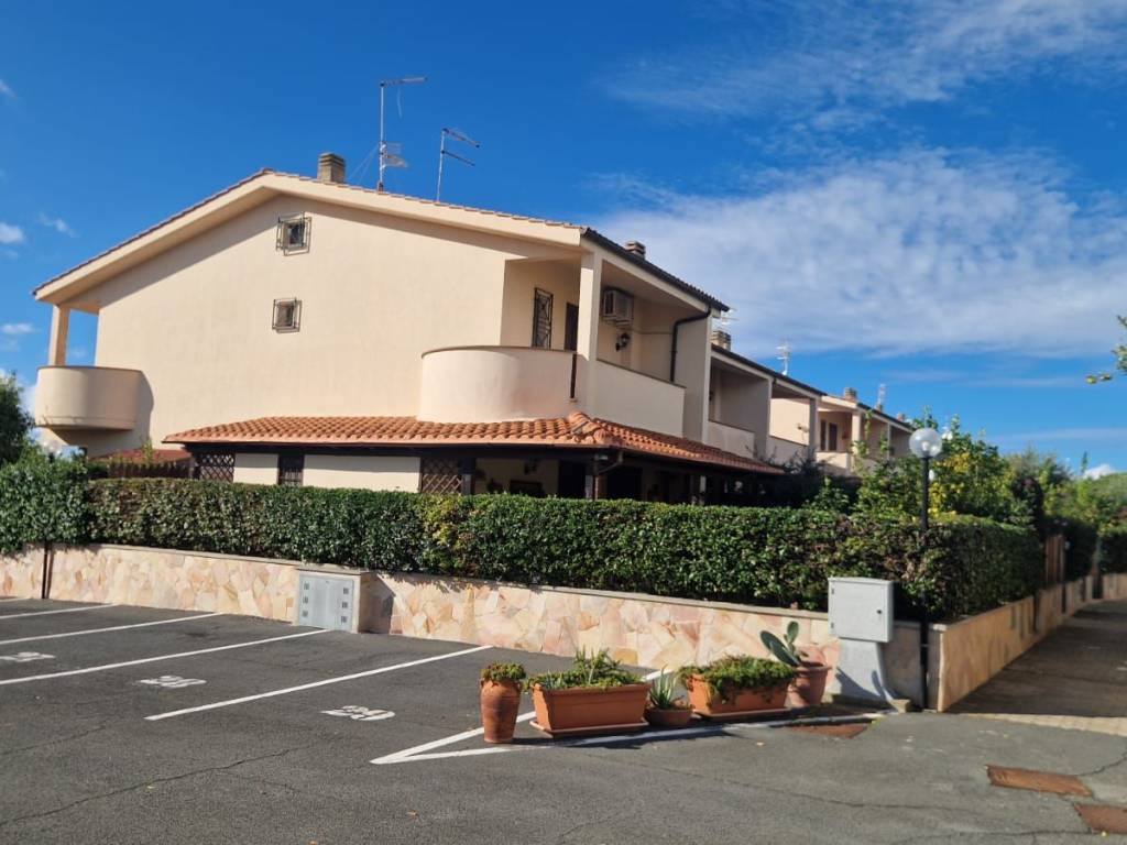 Villetta a schiera a Santa marinella in Via Oceano Pacifico, 2 - Foto 2