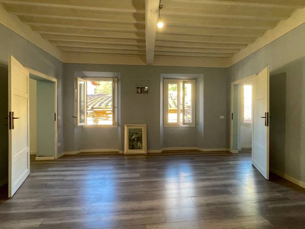 Attico / mansarda a Pescia in Piazza Giuseppe Mazzini, 47 - Foto 2