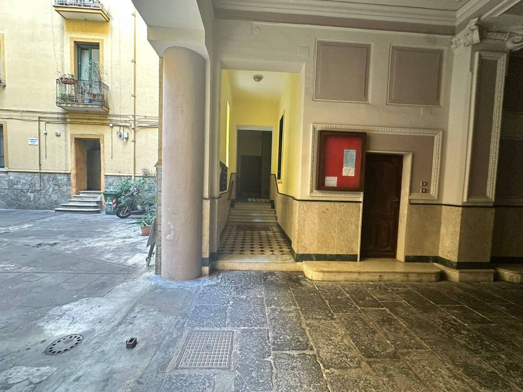 Appartamento a Salerno in Via Francesco Paolo Volpe, 37 - Foto 4
