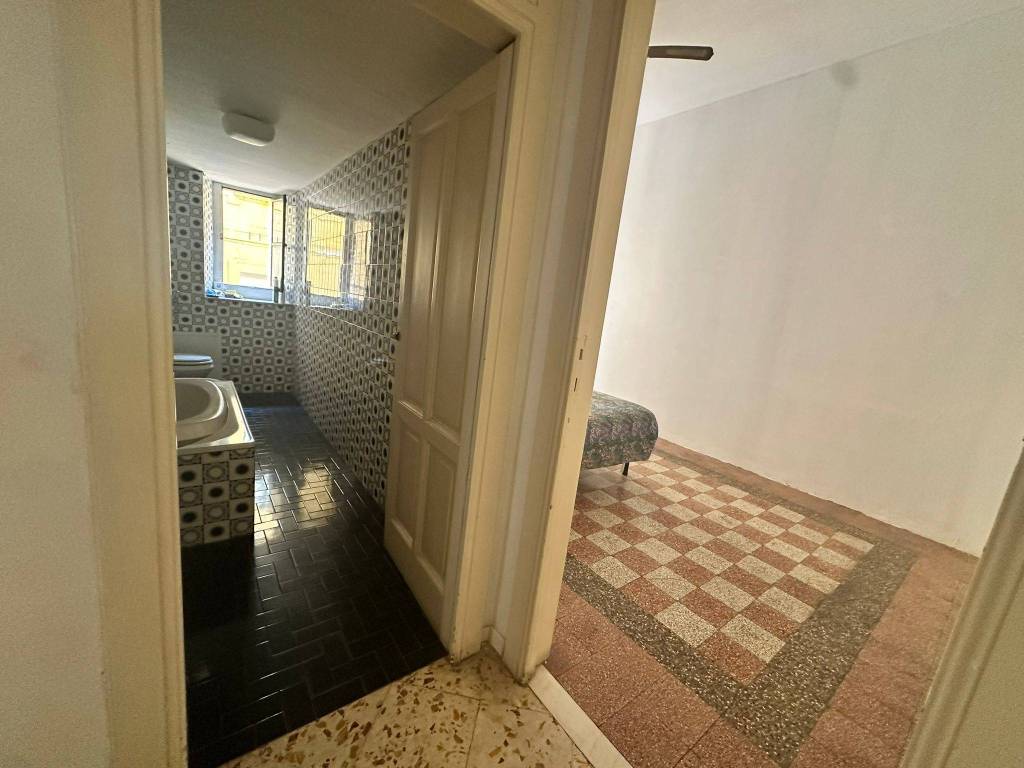 Appartamento a Salerno in Via Francesco Paolo Volpe, 37 - Foto 5