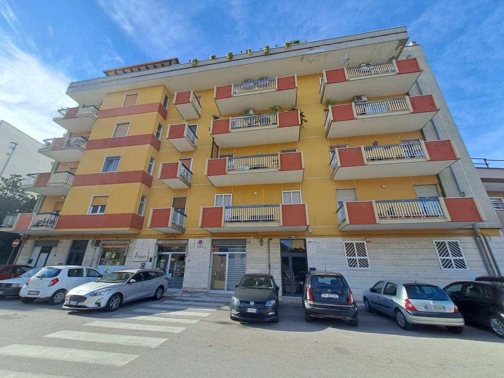 Appartamento a Valenzano in Via Piave - Foto 2