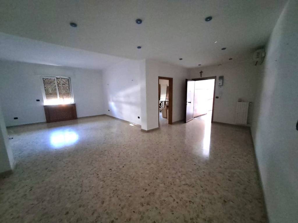 Appartamento a Valenzano in Via Piave - Foto 3