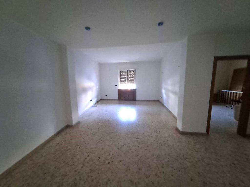 Appartamento a Valenzano in Via Piave - Foto 4