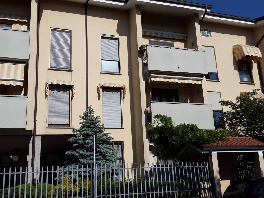 Appartamento a Brugherio in Via Dolomiti, 18 - Foto 3