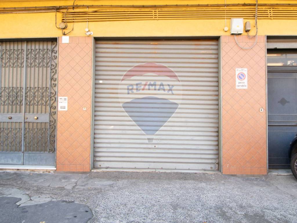 Box / garage a San giovanni la punta in Via della Regione, 100 - Foto 2