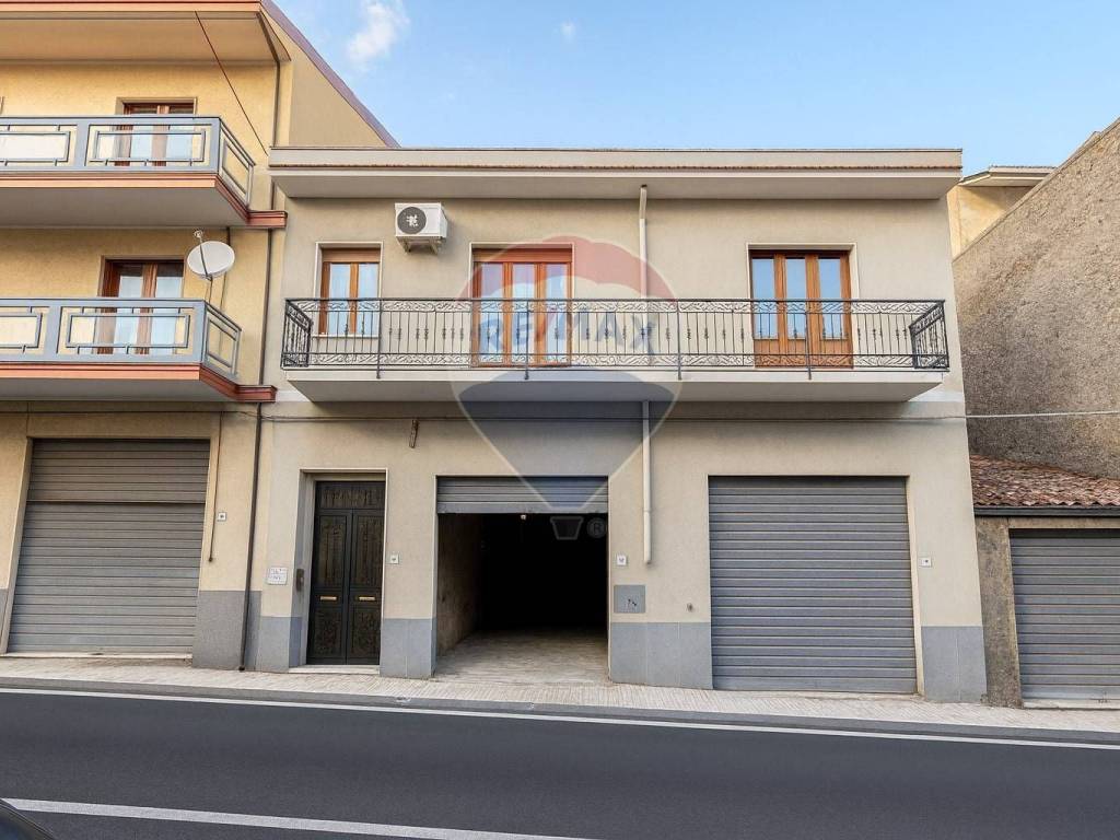 Casa indipendente a Linguaglossa in Via Libertà, 164 - Foto 2